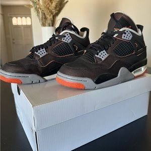 WOMANS AIR JORDAN 4 RETRO 2021 “STARFISH”-